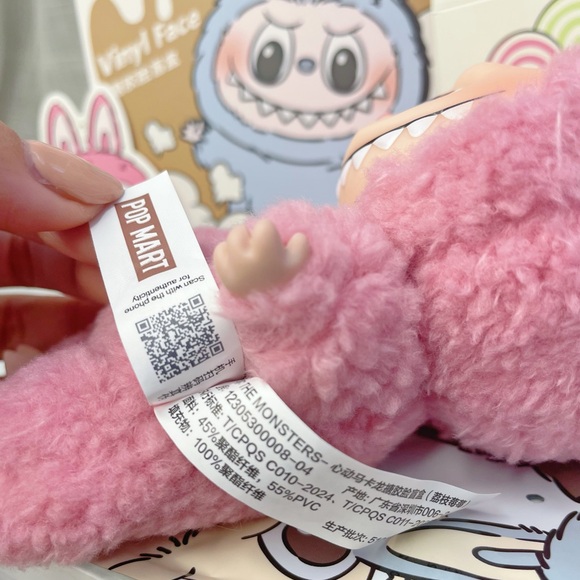 Pop Mart The Monsters Labubu - Picture 5 of 6
